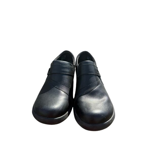 CLARKS Womens 8.5 Black Angie Pearl Leather Slip On Loafer Casual Comfort Shoe - Picture 2 of 6